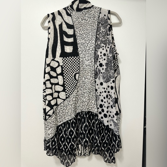 Abstract Vest - Picture 2 of 2